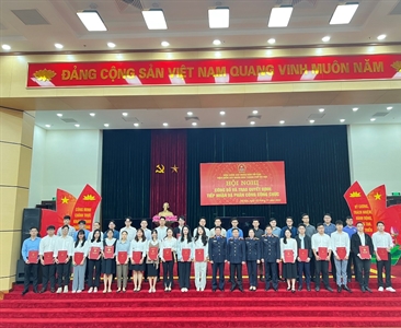 Hội nghị Công bố và trao Quyết định về việc tiếp nhận  và phân công công tác...